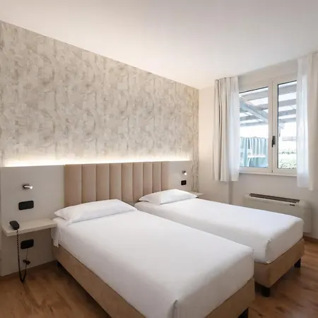 Lvg Collection - Riz Hotel