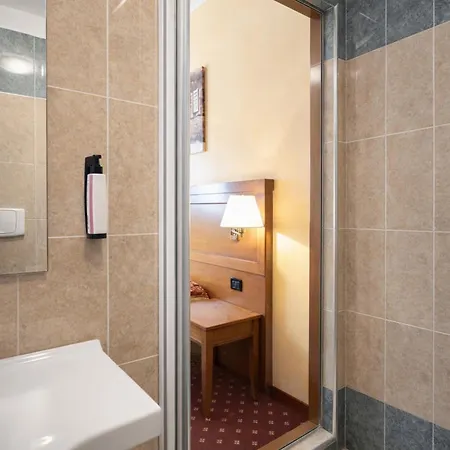 Lvg Collection - Riz Hotel San Genesio ed Uniti