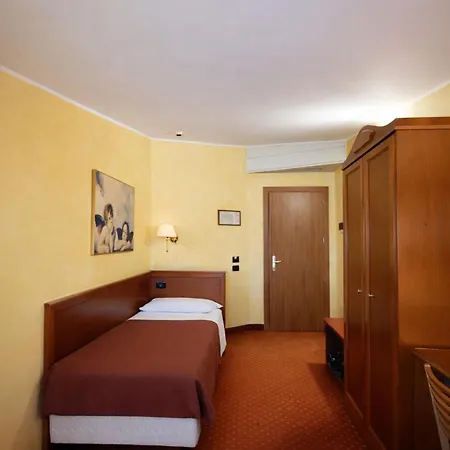 Lvg Collection - Riz Hotel