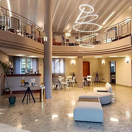Lvg Collection - Riz Hotel 3*